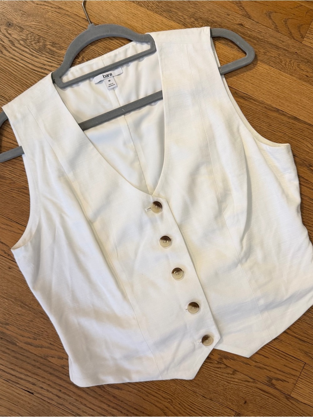 Bar III White Sleeveless Button-Front Vest